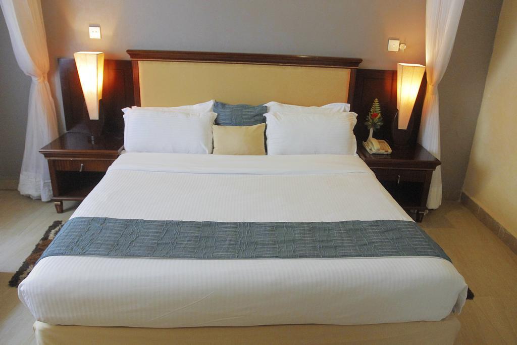 Royal Suites Kampala Exterior photo